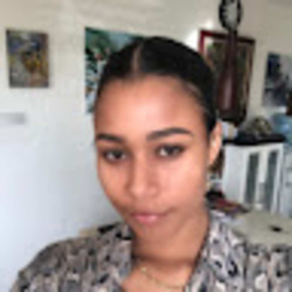 Meet your Posher, Dominique